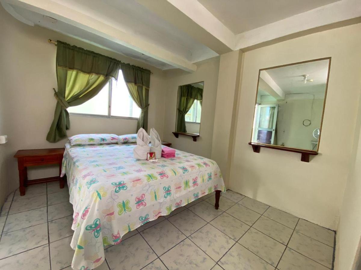 Historico Hostal Elizabeth Puerto Ayora  Luaran gambar